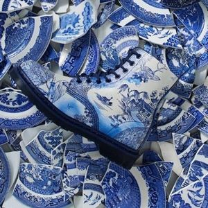 Dr. Martens Docs Pascal boots in China Willow crackled leather UK4 EU37 US6